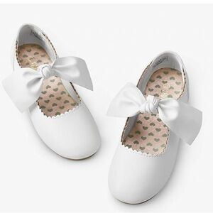 Elegant White Kids Shoes with Bow Like new!!